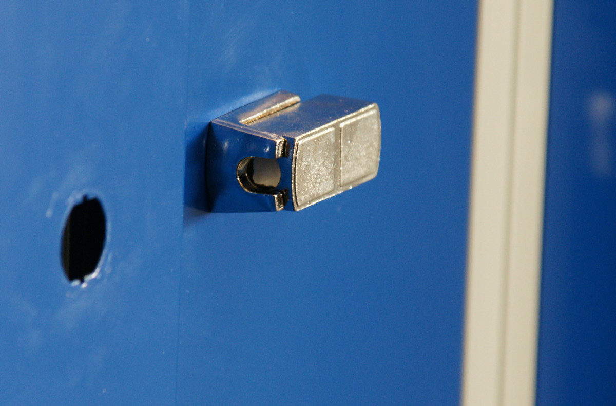 Hänglåsklyka till klädskåp KL