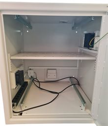 Serverskåp med Kodlås och fläktar SERVER84DE-BEG
