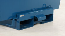 Tippcontainer-BRIX-900L-bla-gaffel